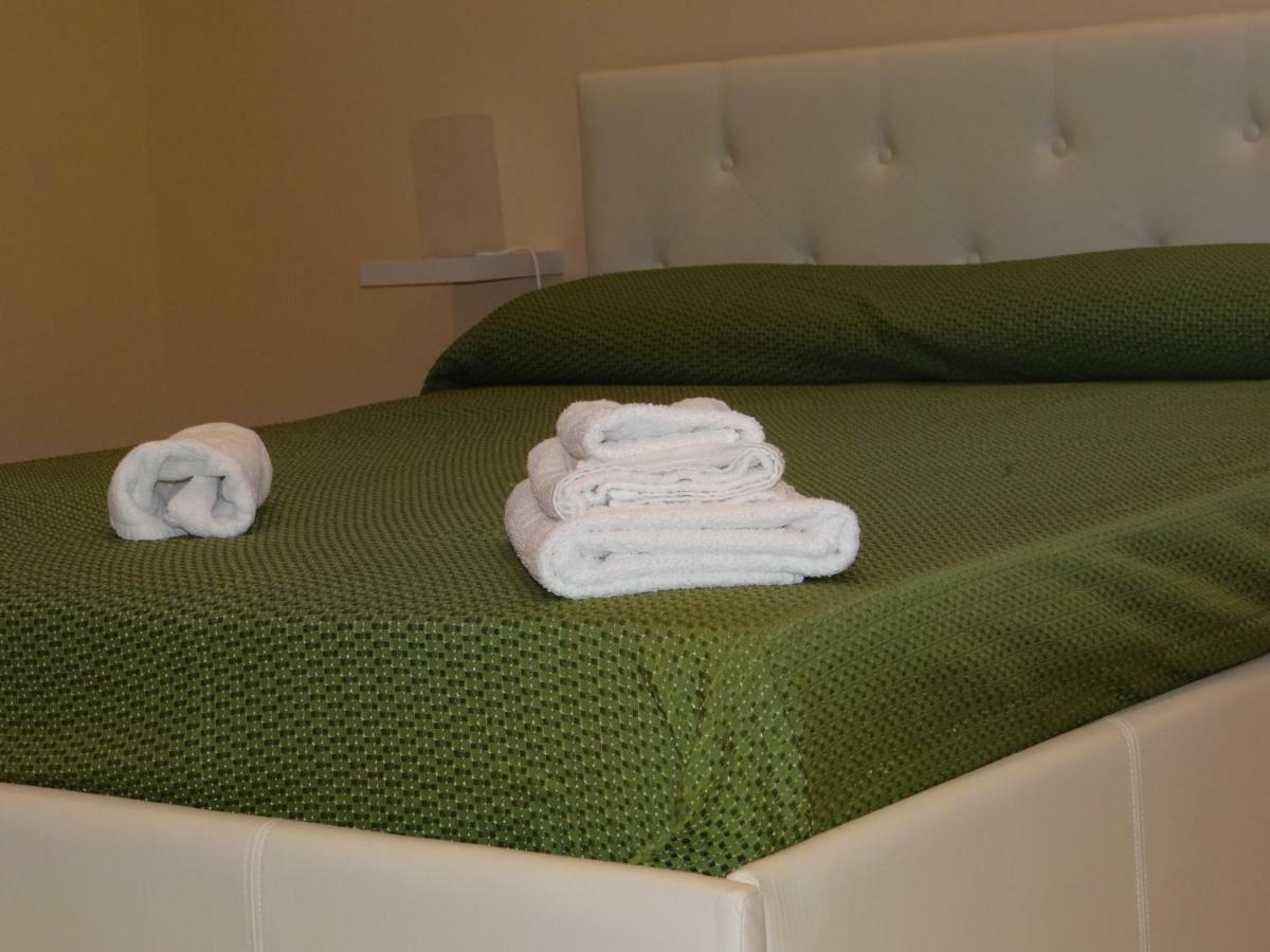 Bed and Breakfast Montecarlo Palace Palermo Exterior foto