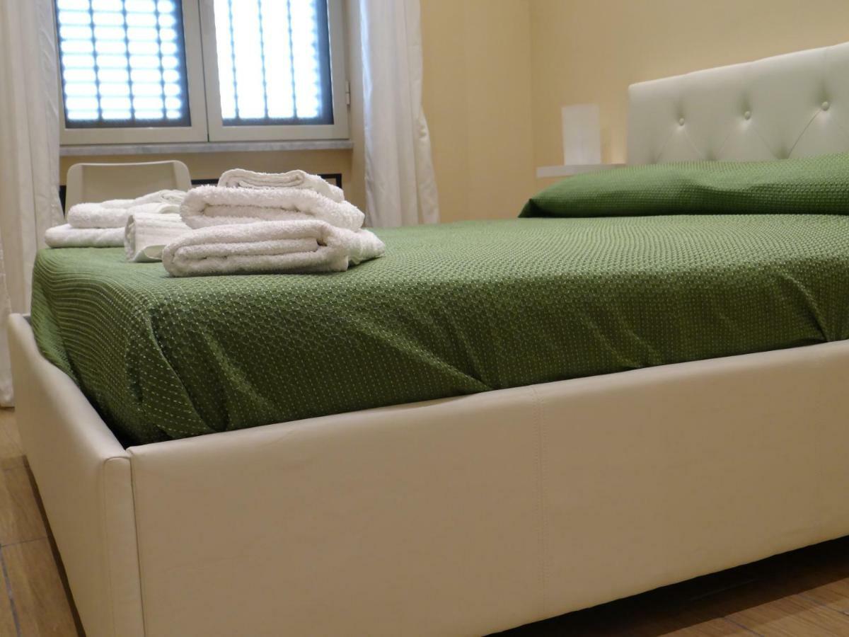 Bed and Breakfast Montecarlo Palace Palermo Exterior foto